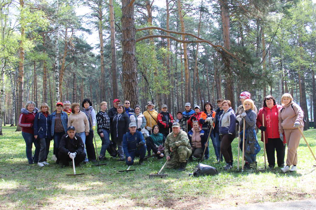 Убираем наш родной Зенковский парк