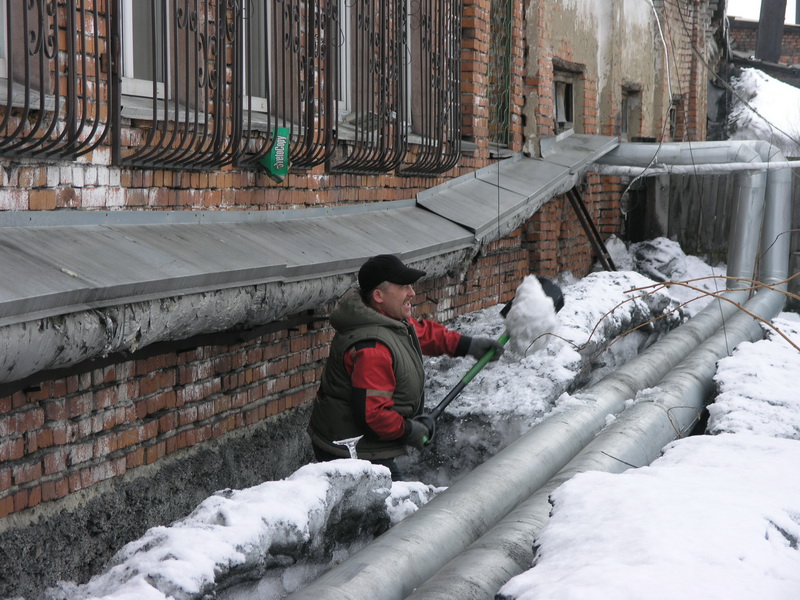 Прокопьевский Водоканал принял участие в субботнике по уборке снега