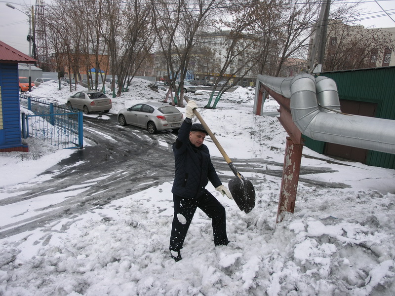 Прокопьевский Водоканал принял участие в субботнике по уборке снега