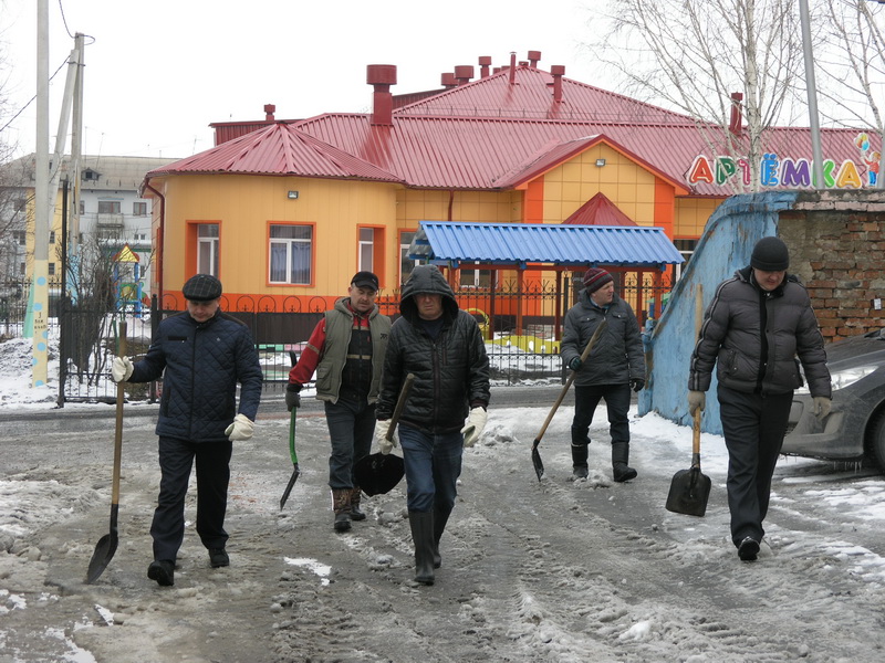 Прокопьевский Водоканал принял участие в субботнике по уборке снега